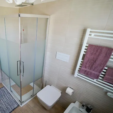 New Living Milano B&B 고르곤촐라